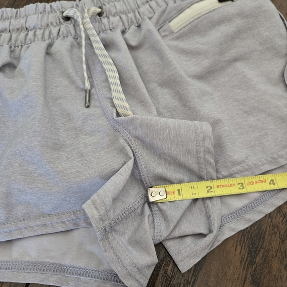 Vuori Clementine 2" Athletic Running Shorts Liner Lined Silver Gray Size XS - Picture 3 of 8